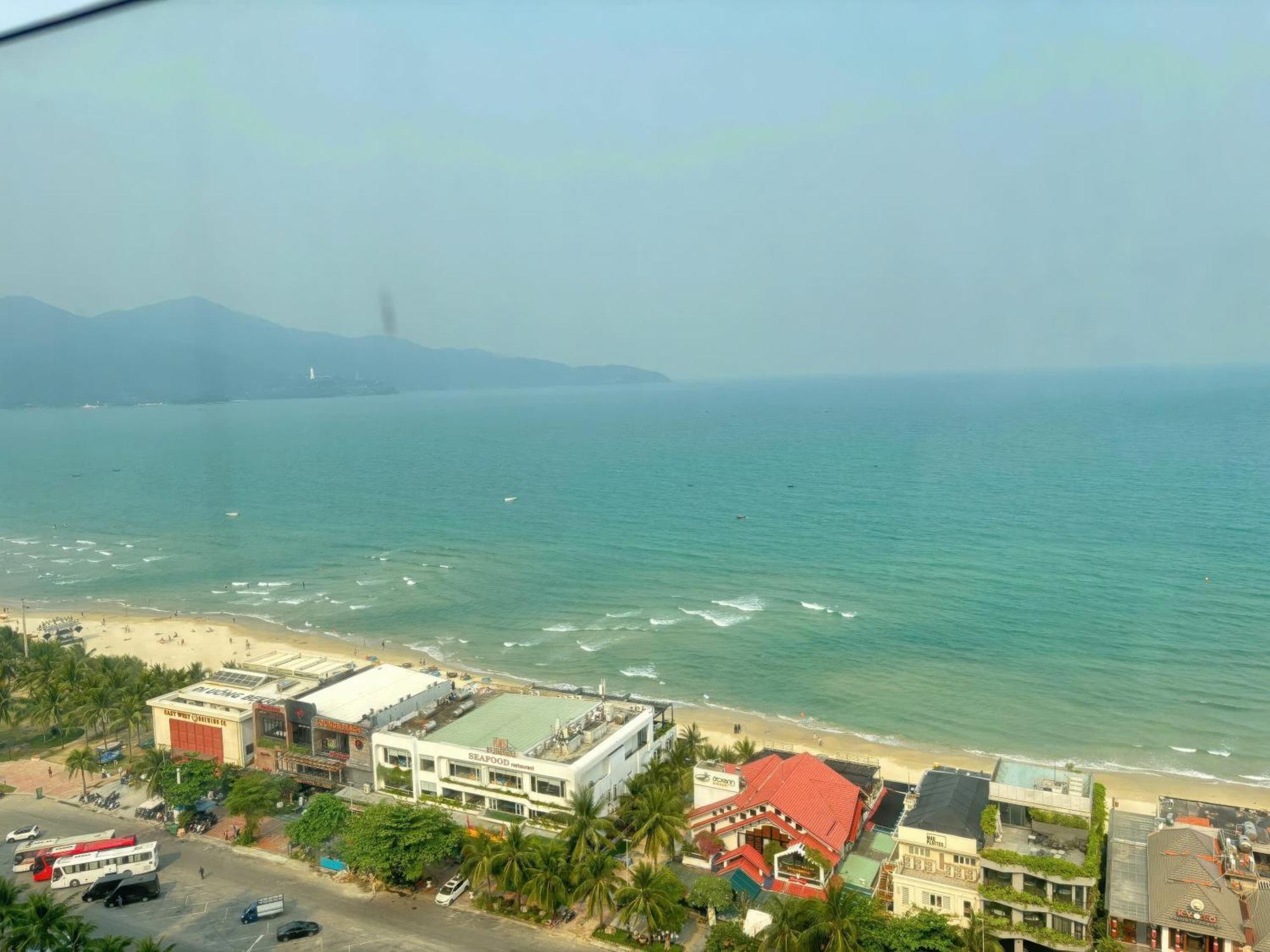 Canvas Danang Beach Hotel Exteriör bild
